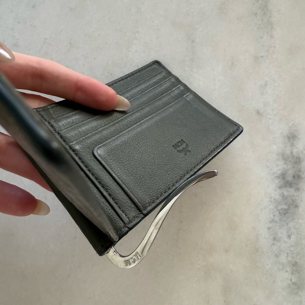 ❗️SOLD❗️MCM Green Leather Visetos Bifold with Money Clip - Picture 13 of 13